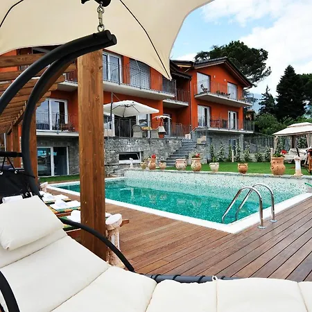 Sleeps 11 Pool Air Con