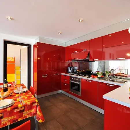 Sleeps 11 Pool Air Con Menaggio