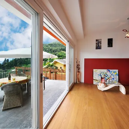 Sleeps 11 Pool Air Con Menaggio