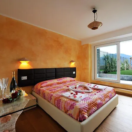 Sleeps 11 Pool Air Con Holiday home Menaggio