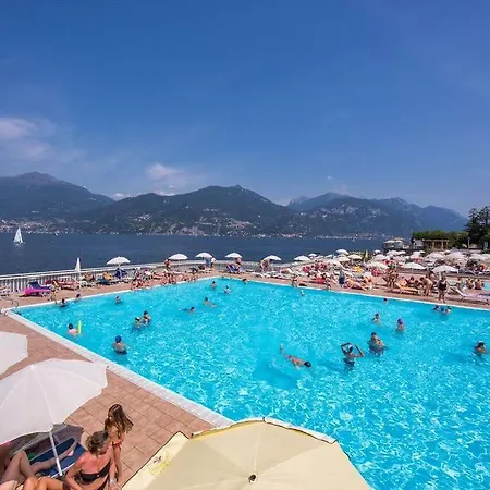 Sleeps 11 Pool Air Con Holiday home