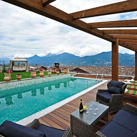 Sleeps 11 Pool Air Con